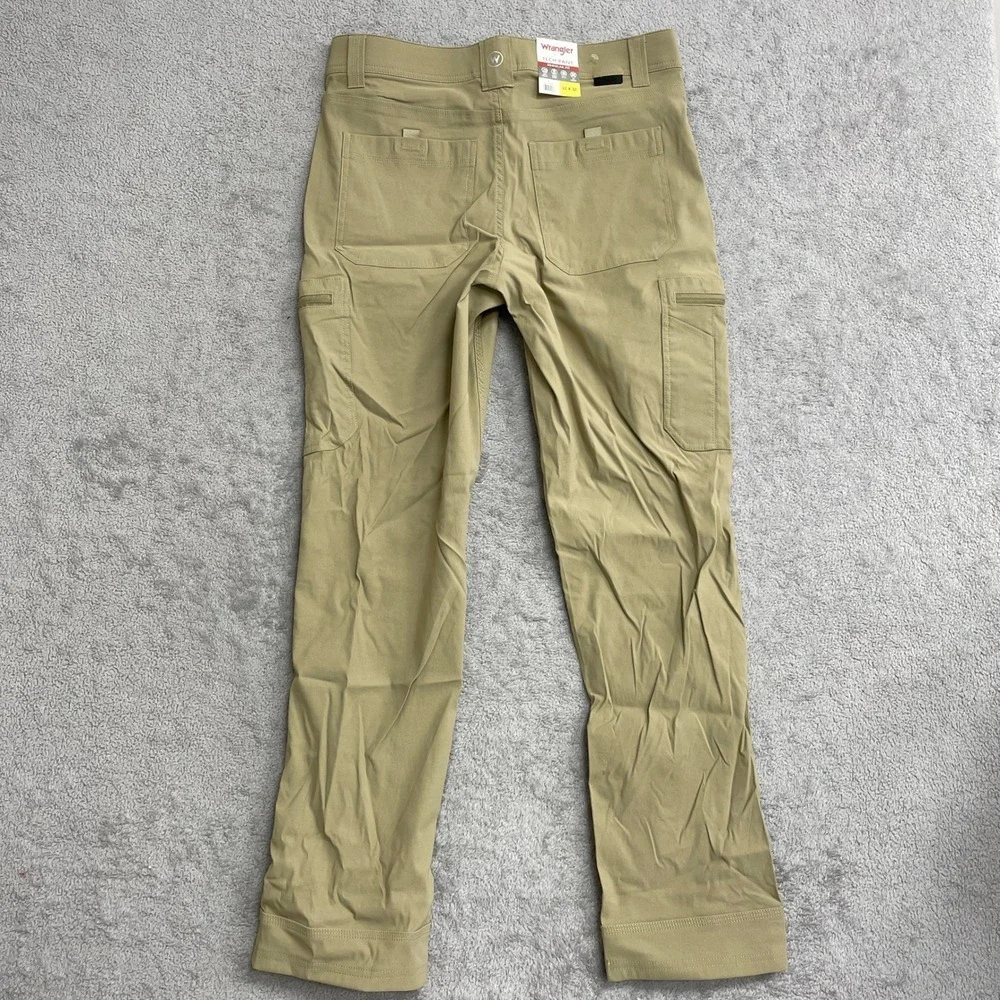 Wrangler Men's Size 32x32 Tan Tech Pants Regular Fit Cargo Style